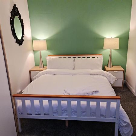 Elegant 1-Bedroom Apartment In Camden Town Londra Exterior foto