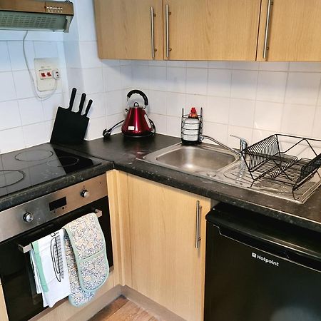 Elegant 1-Bedroom Apartment In Camden Town Londra Exterior foto
