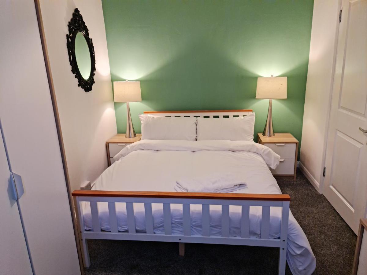 Elegant 1-Bedroom Apartment In Camden Town Londra Exterior foto